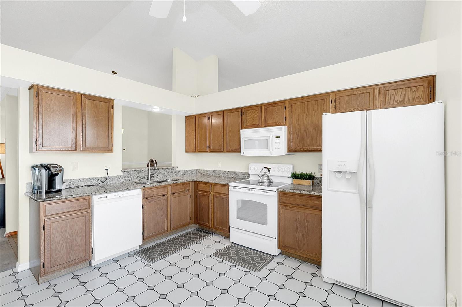 451 QUEENSBRIDGE DR