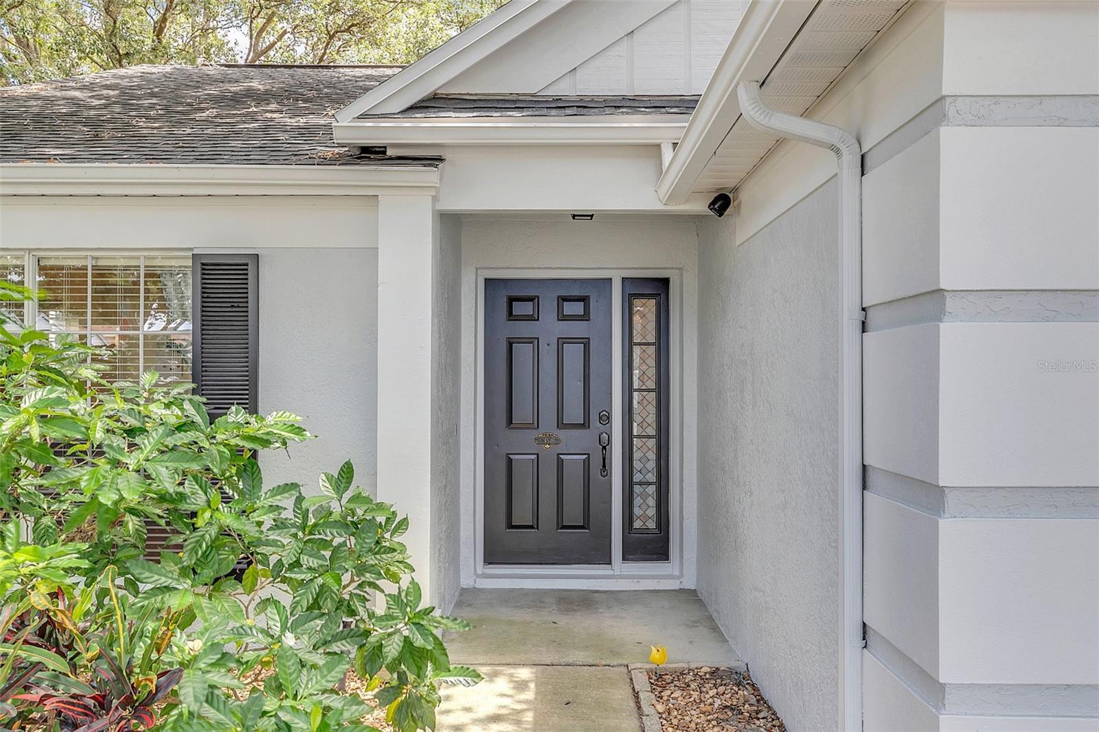 451 QUEENSBRIDGE DR