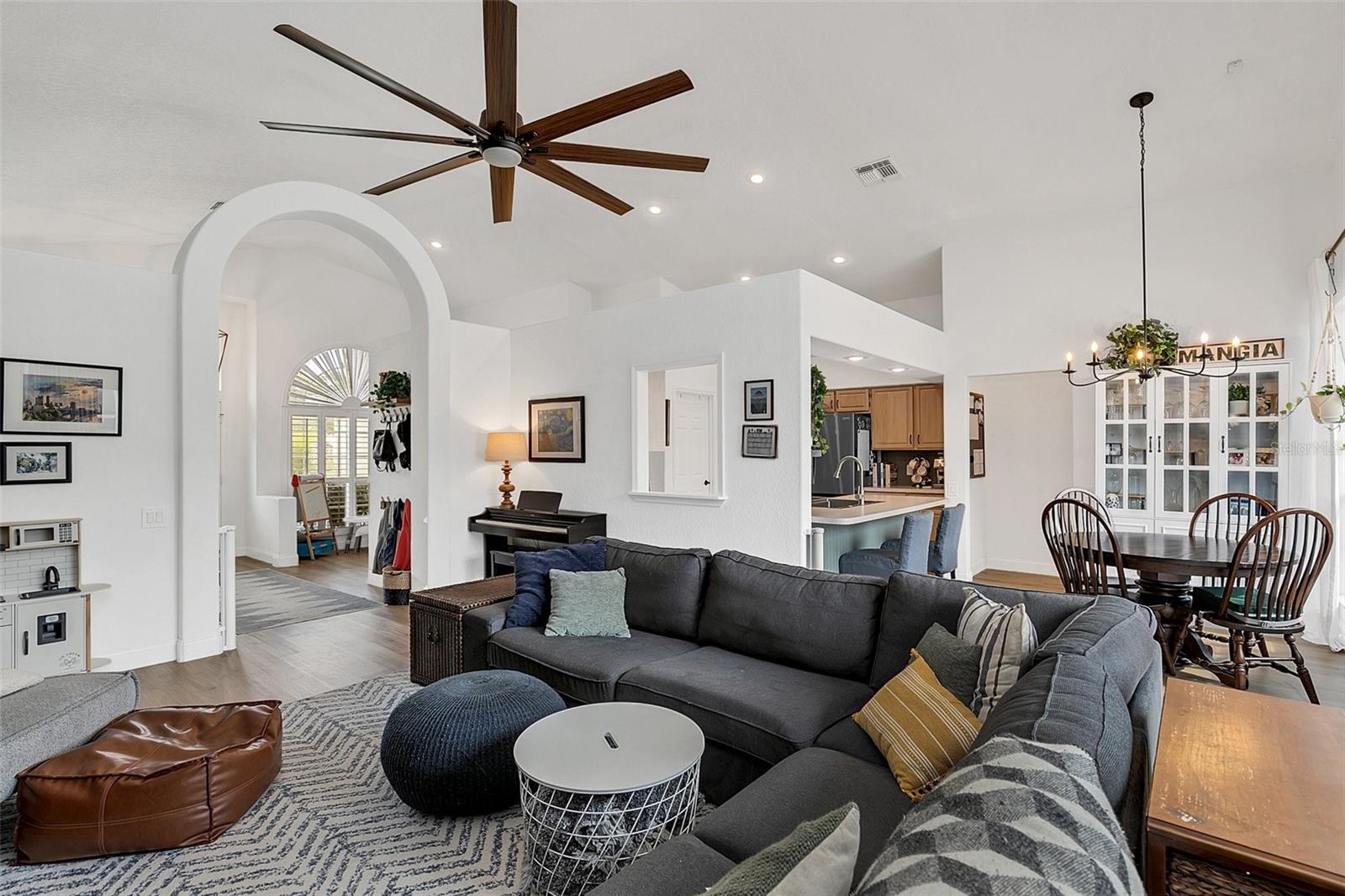 424 CONSERVATORY CV