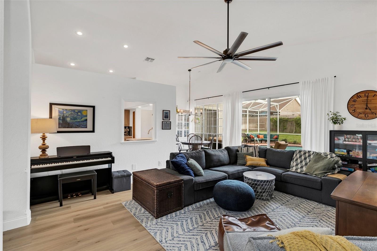 424 CONSERVATORY CV