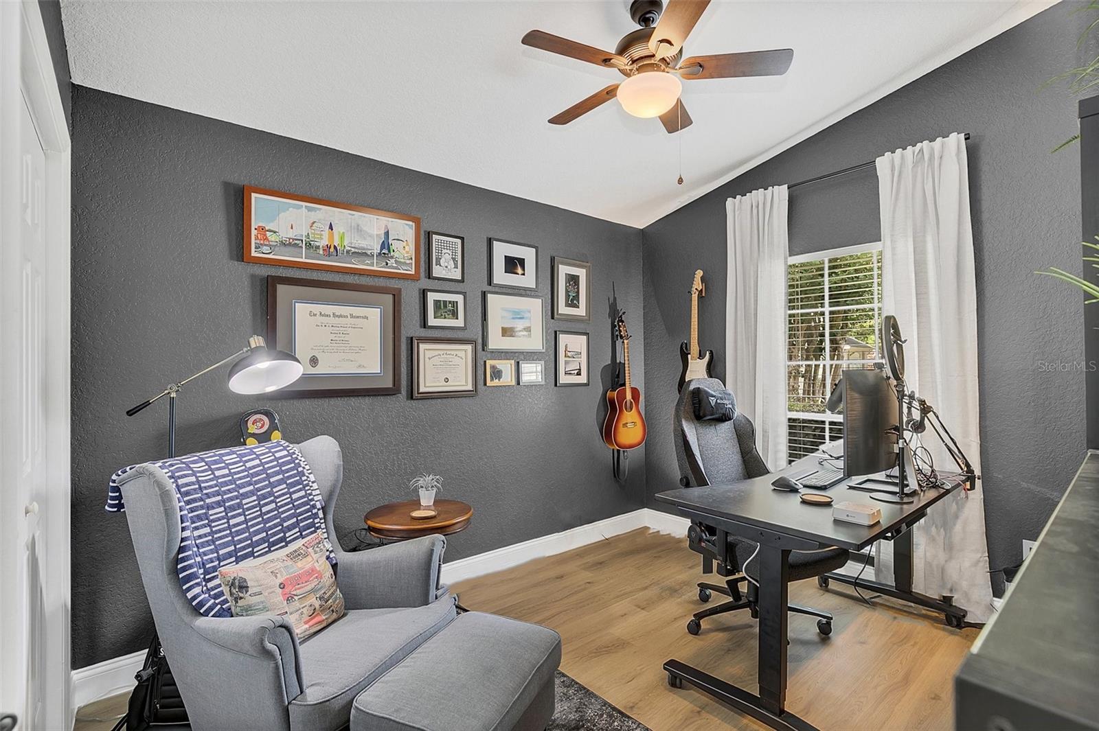 424 CONSERVATORY CV