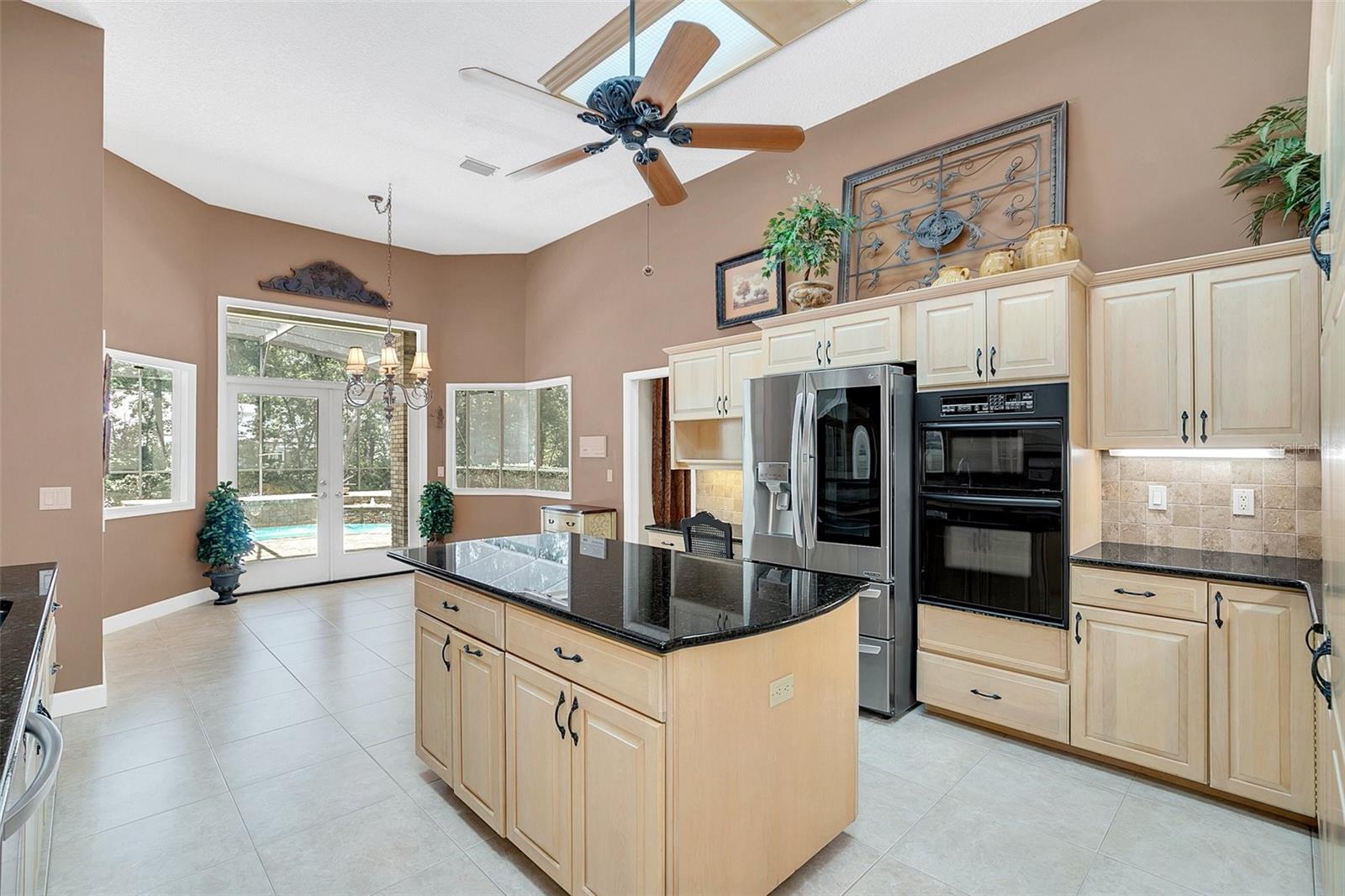 2216 SMOKETREE CT
