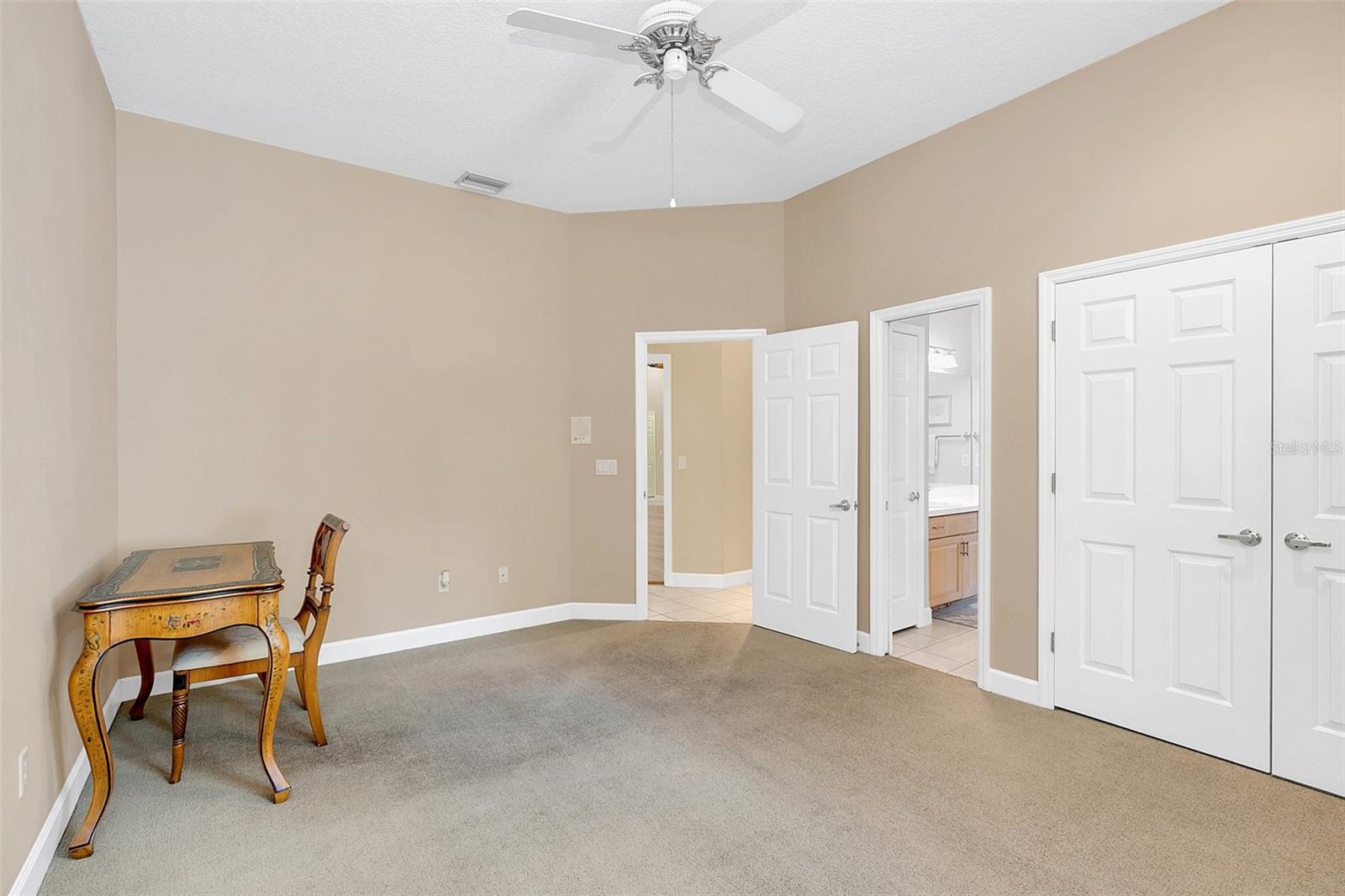 2216 SMOKETREE CT