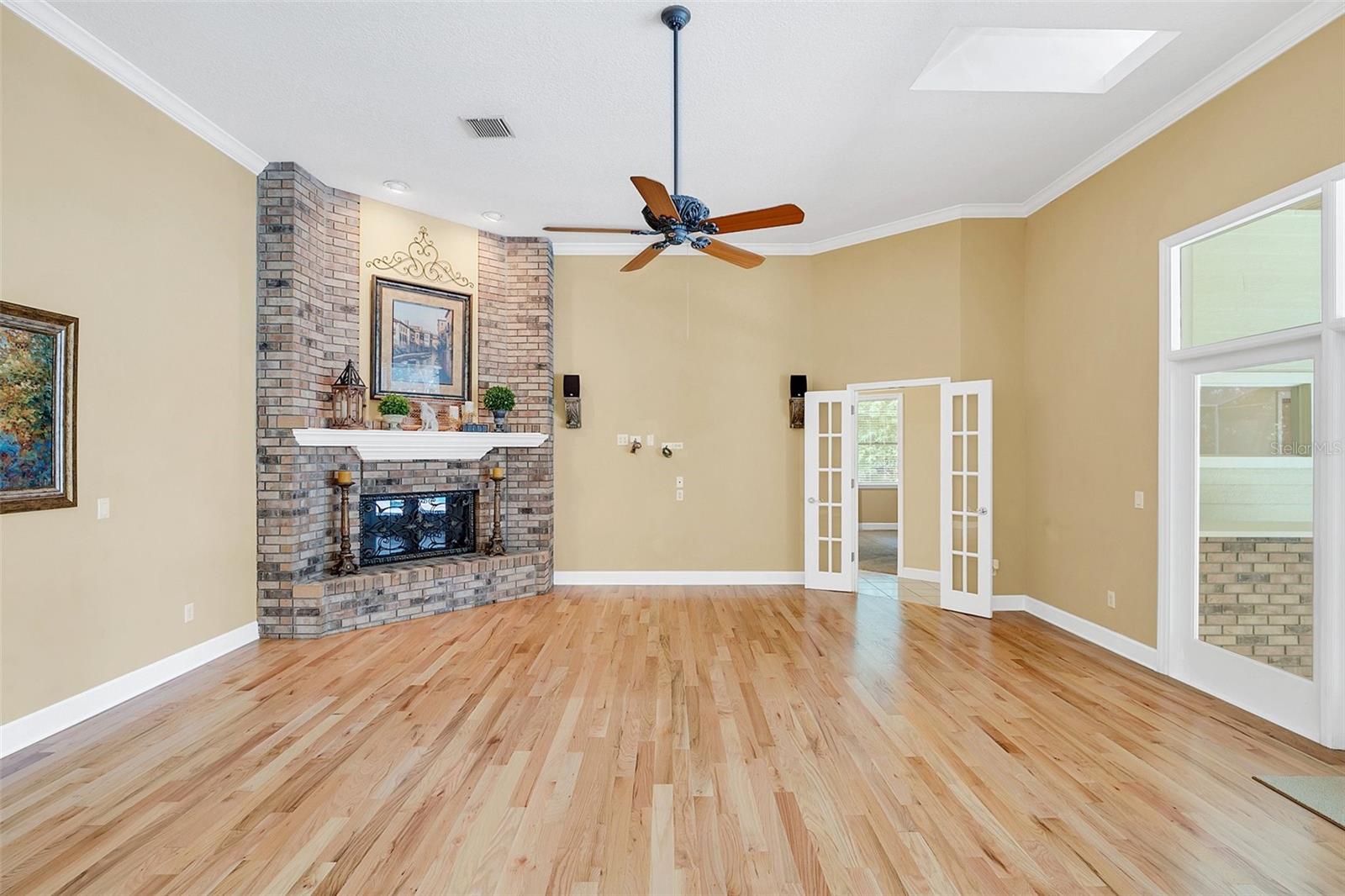 2216 SMOKETREE CT