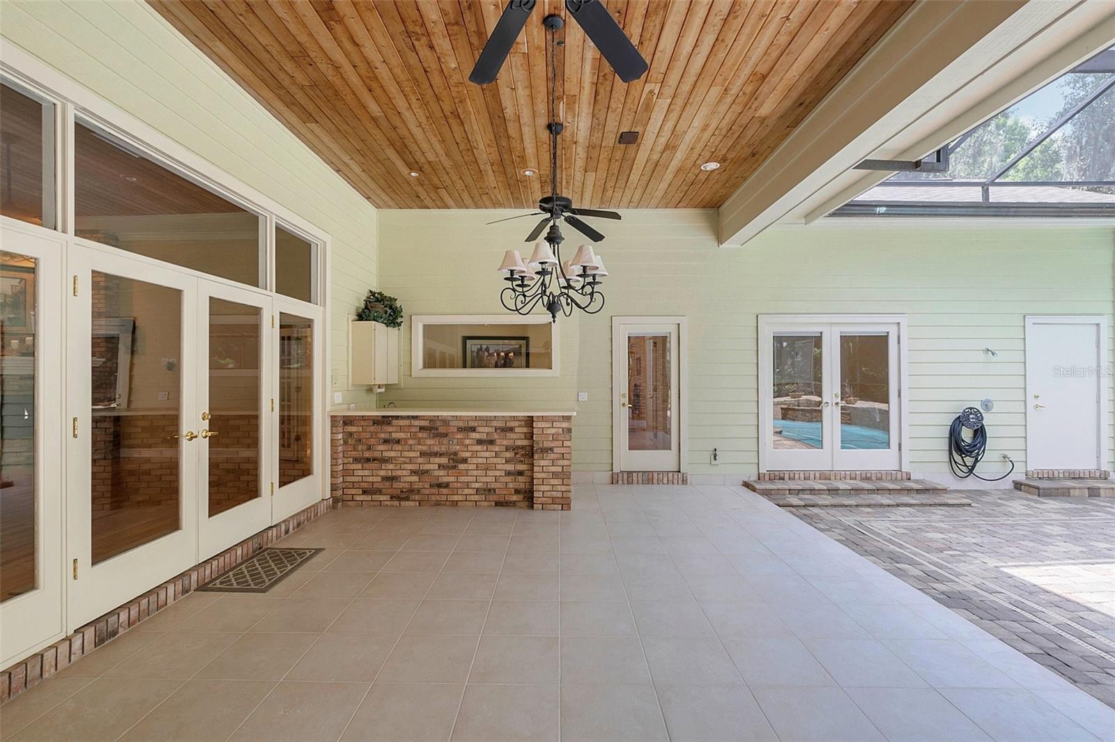 2216 SMOKETREE CT