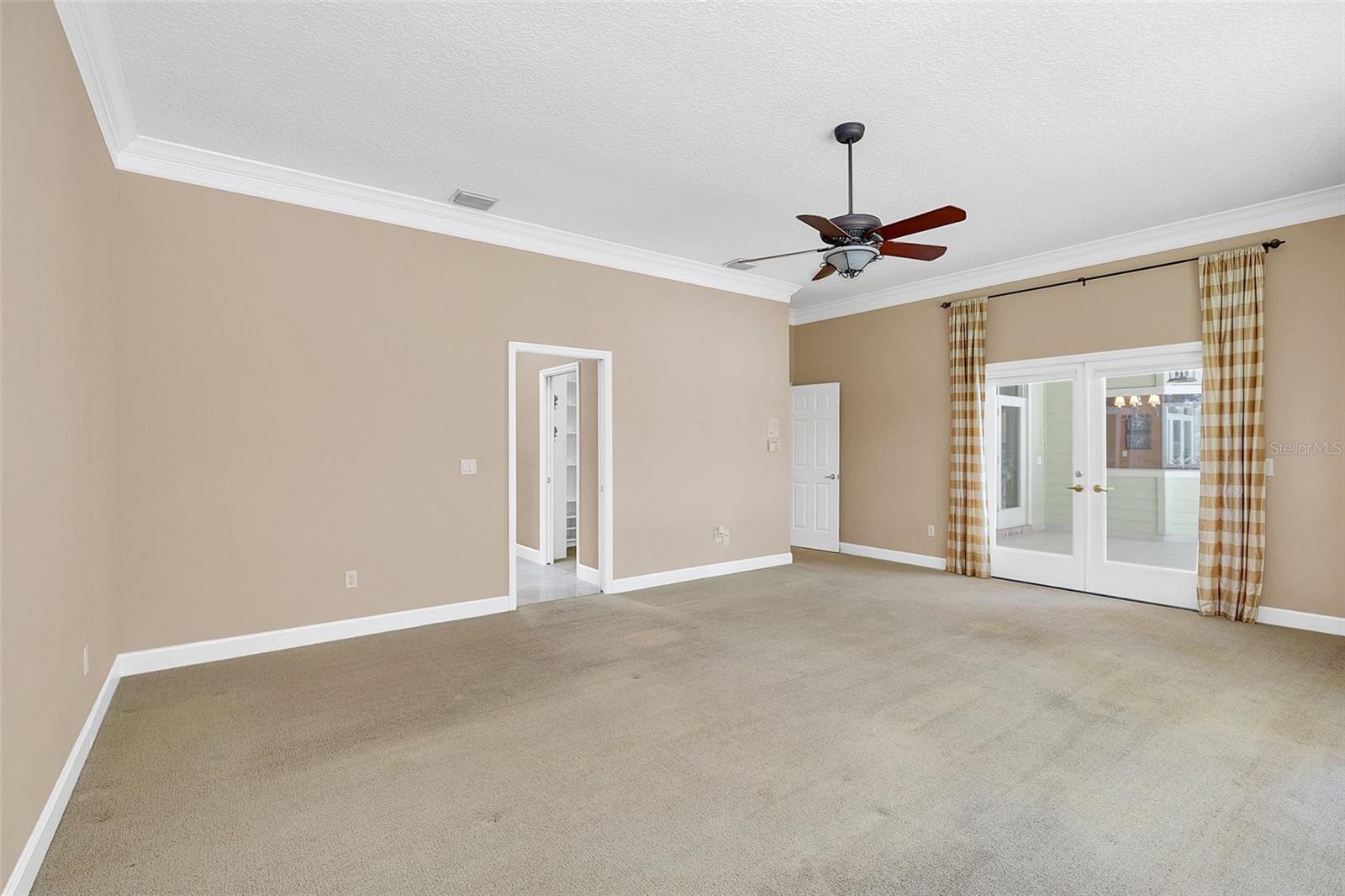 2216 SMOKETREE CT