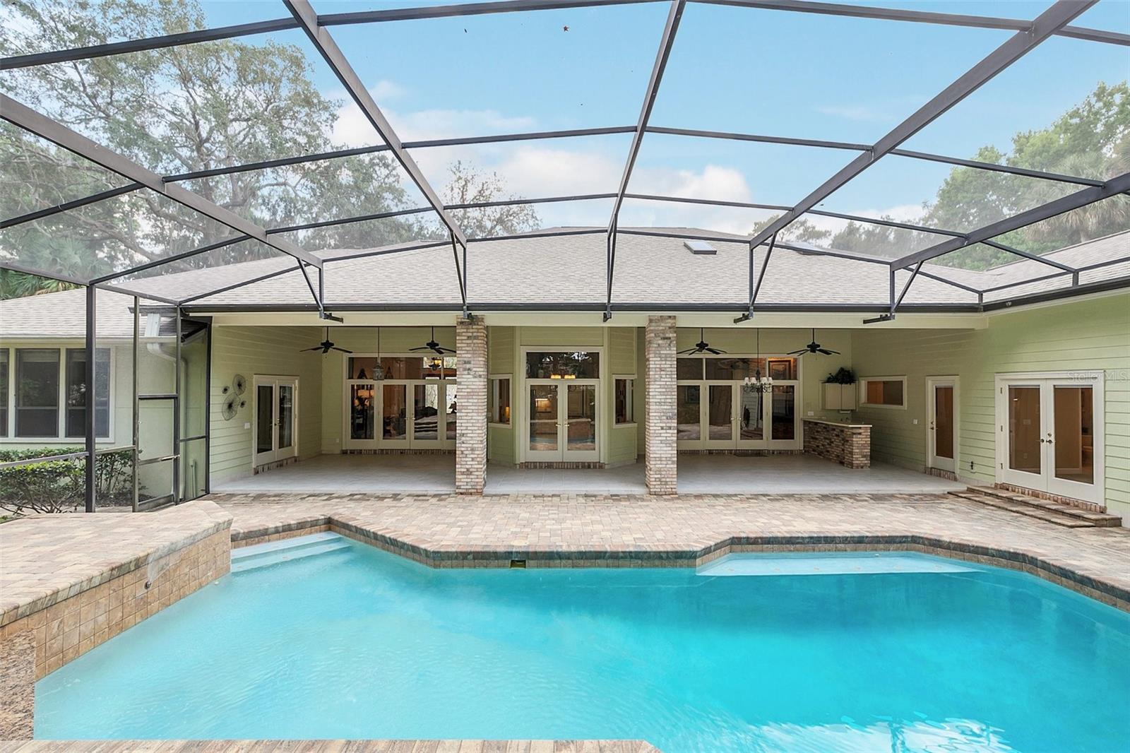 2216 SMOKETREE CT
