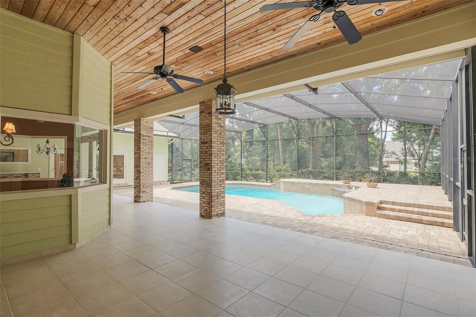 2216 SMOKETREE CT