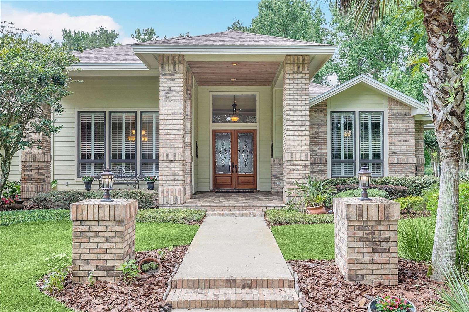 2216 SMOKETREE CT