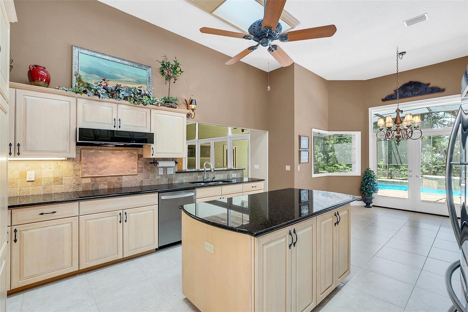 2216 SMOKETREE CT