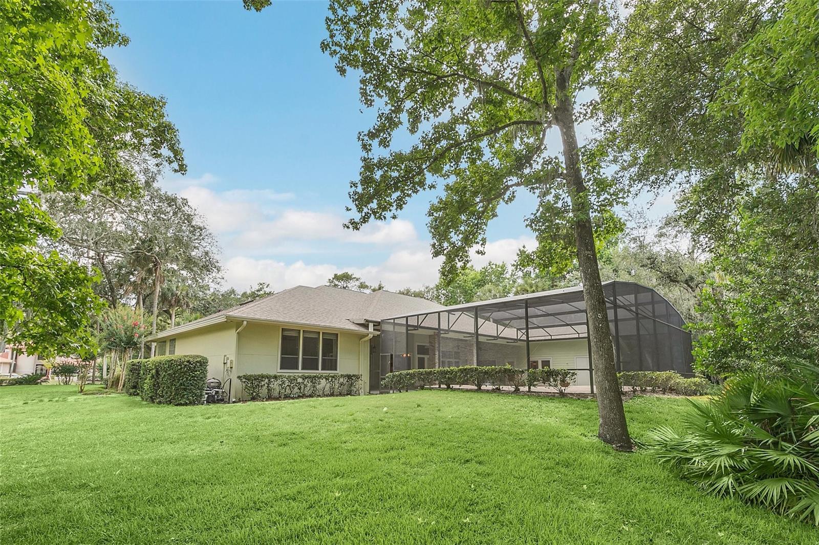 2216 SMOKETREE CT