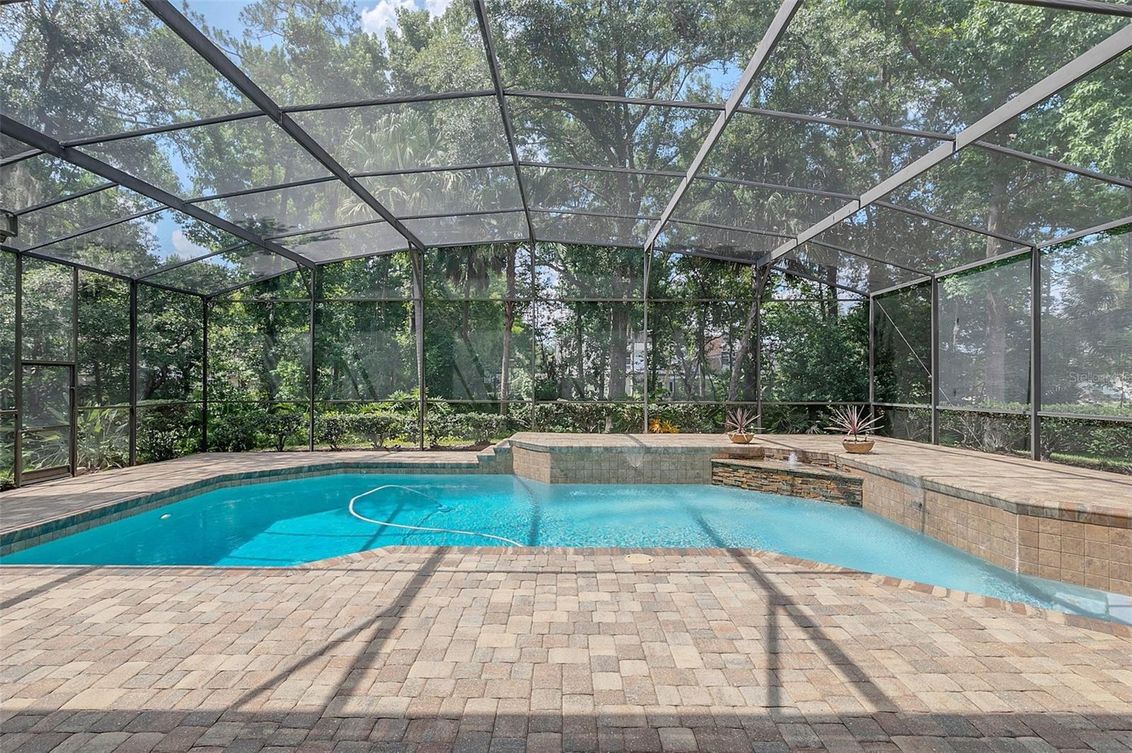 2216 SMOKETREE CT