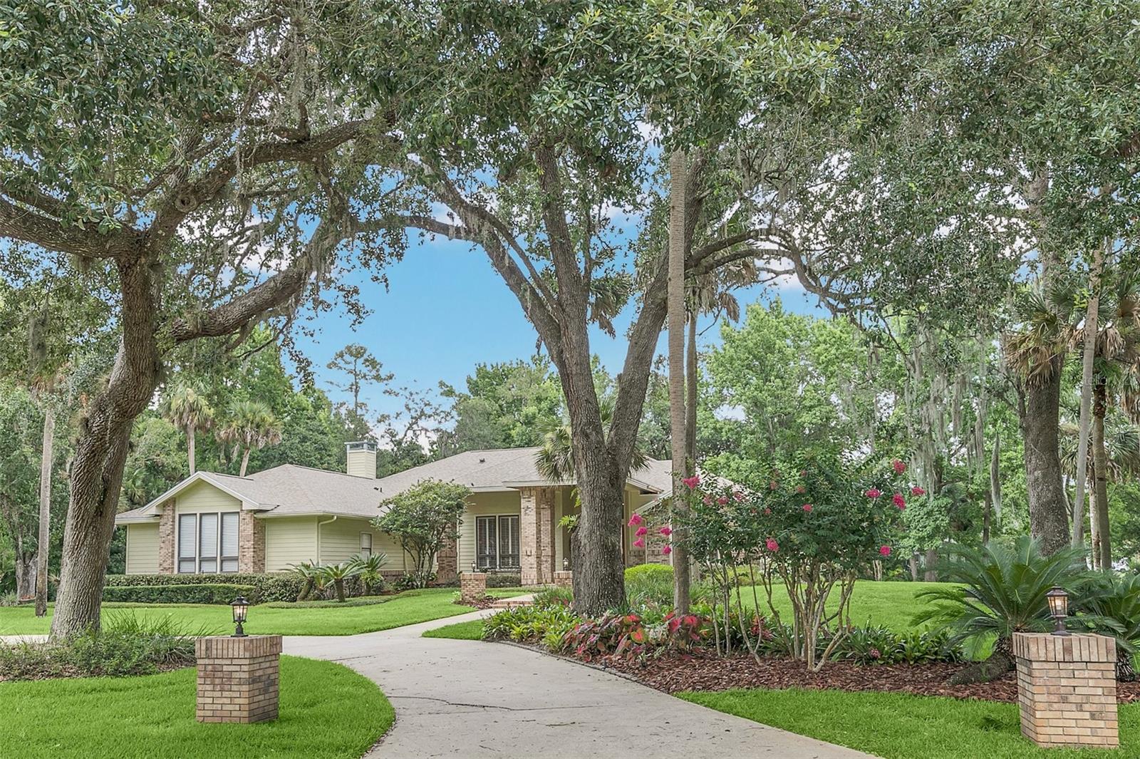 2216 SMOKETREE CT