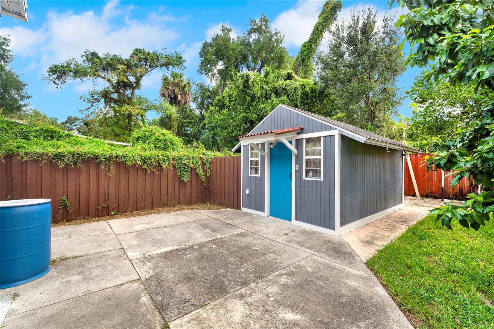 201 FOREST AVE