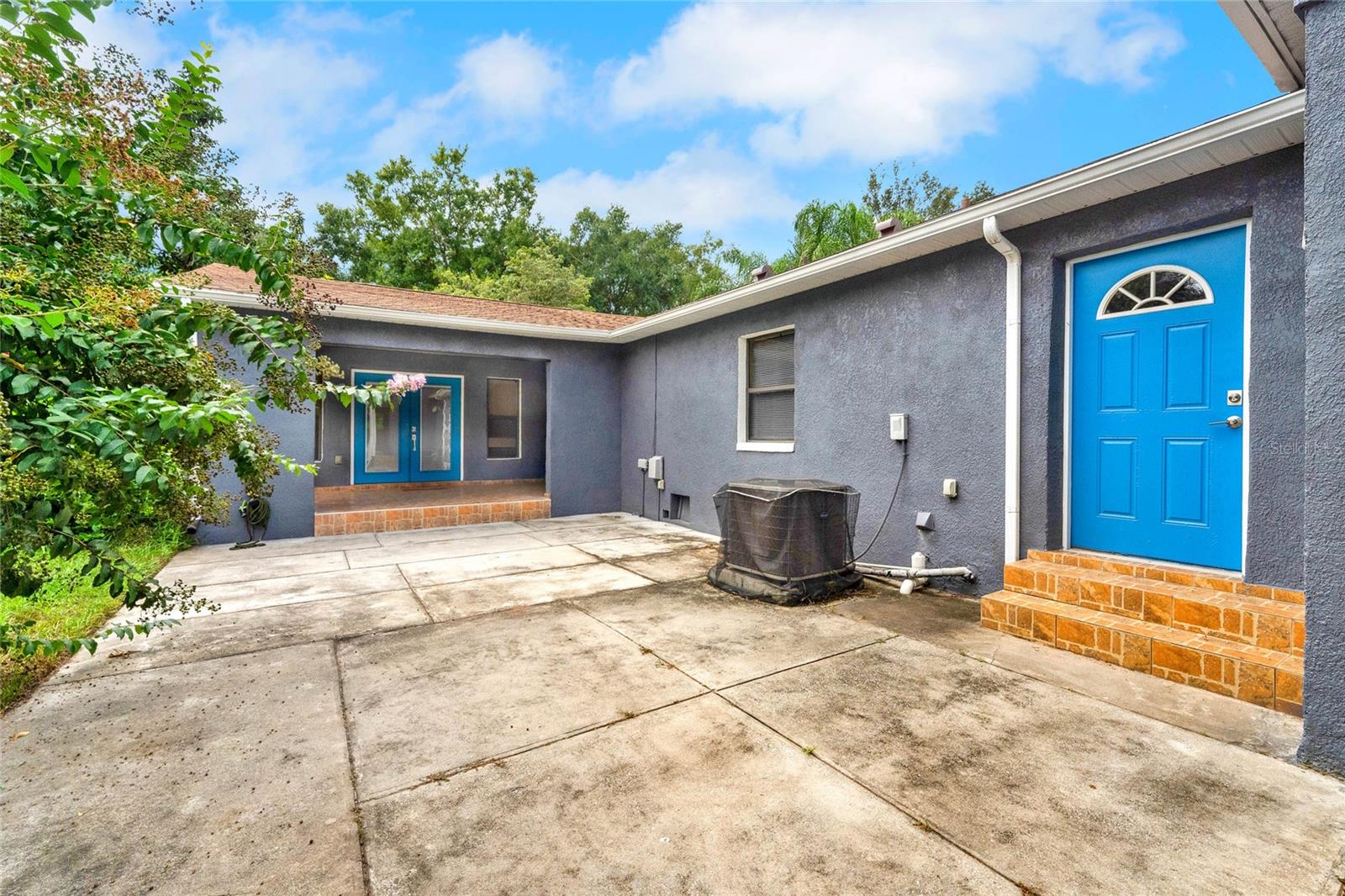 201 FOREST AVE
