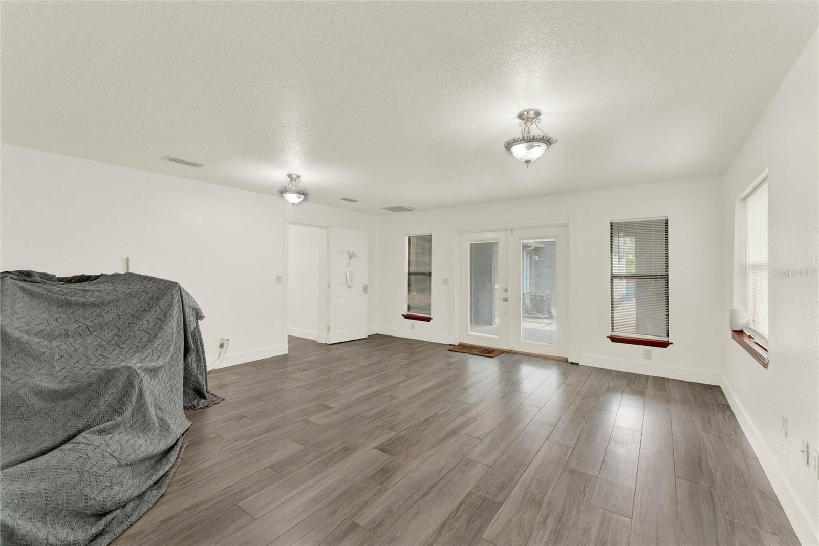 201 FOREST AVE