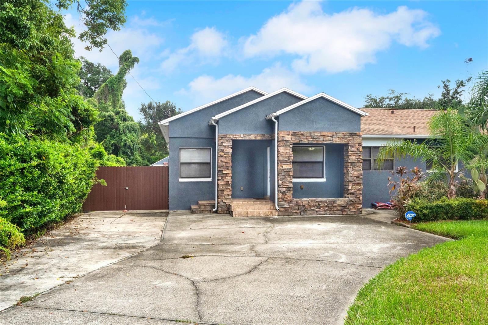 201 FOREST AVE