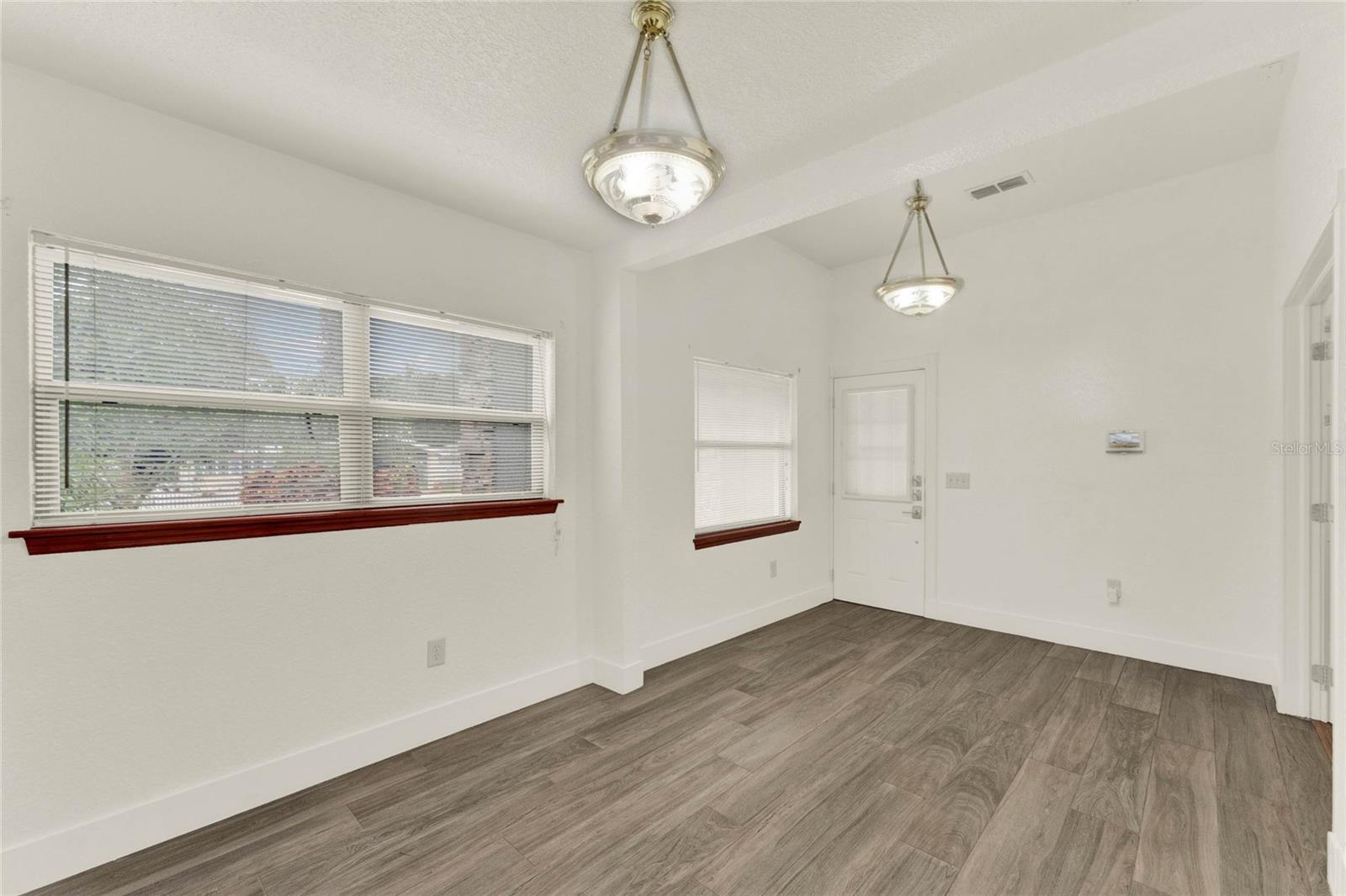 201 FOREST AVE