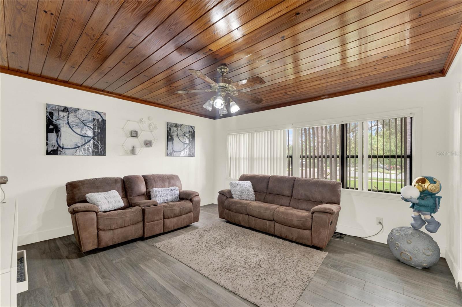 201 FOREST AVE