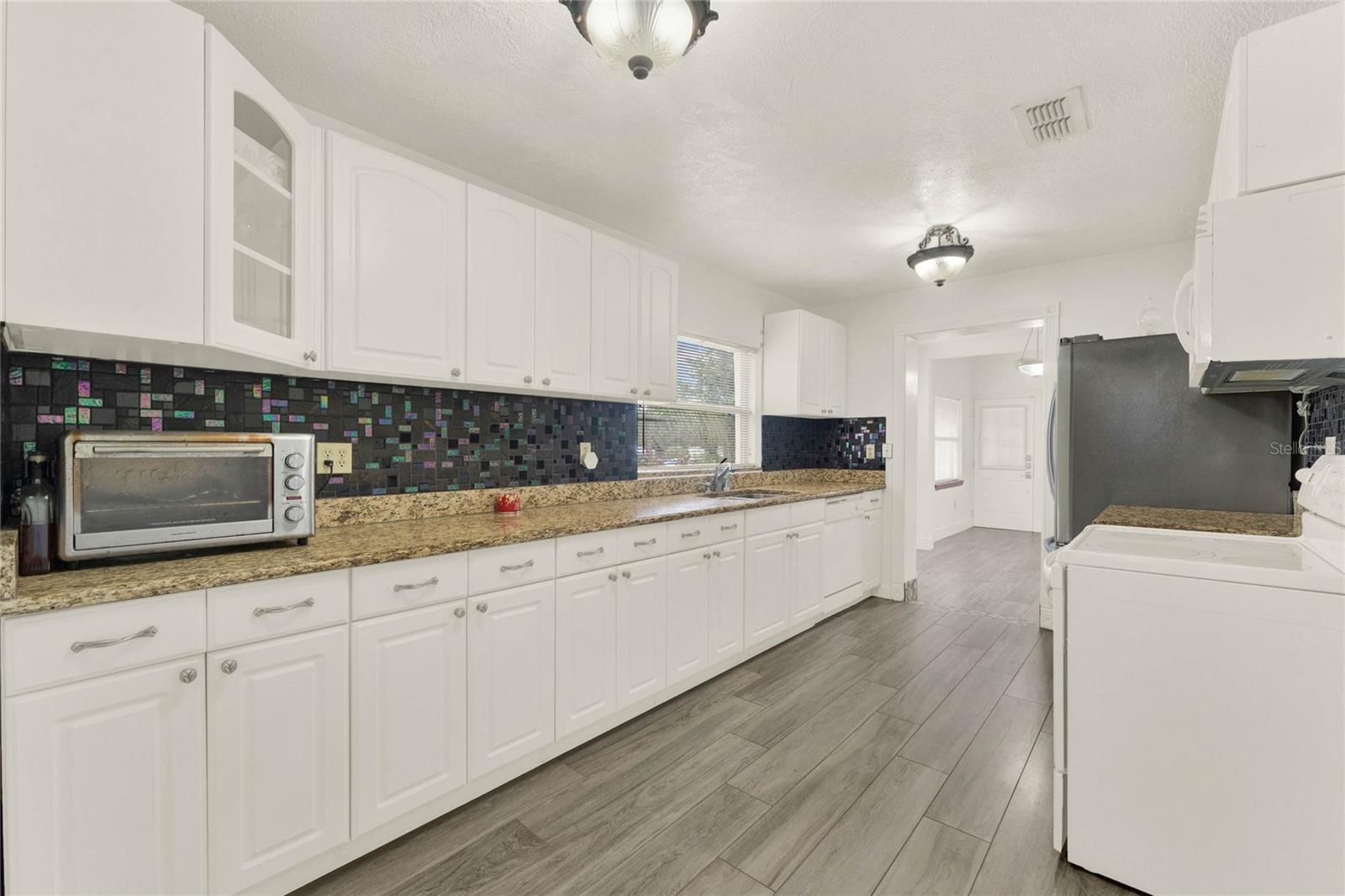201 FOREST AVE