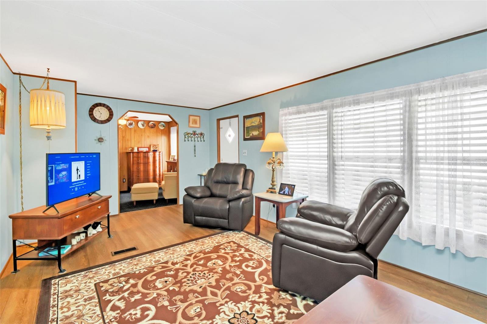 15 LAWRENCE CT