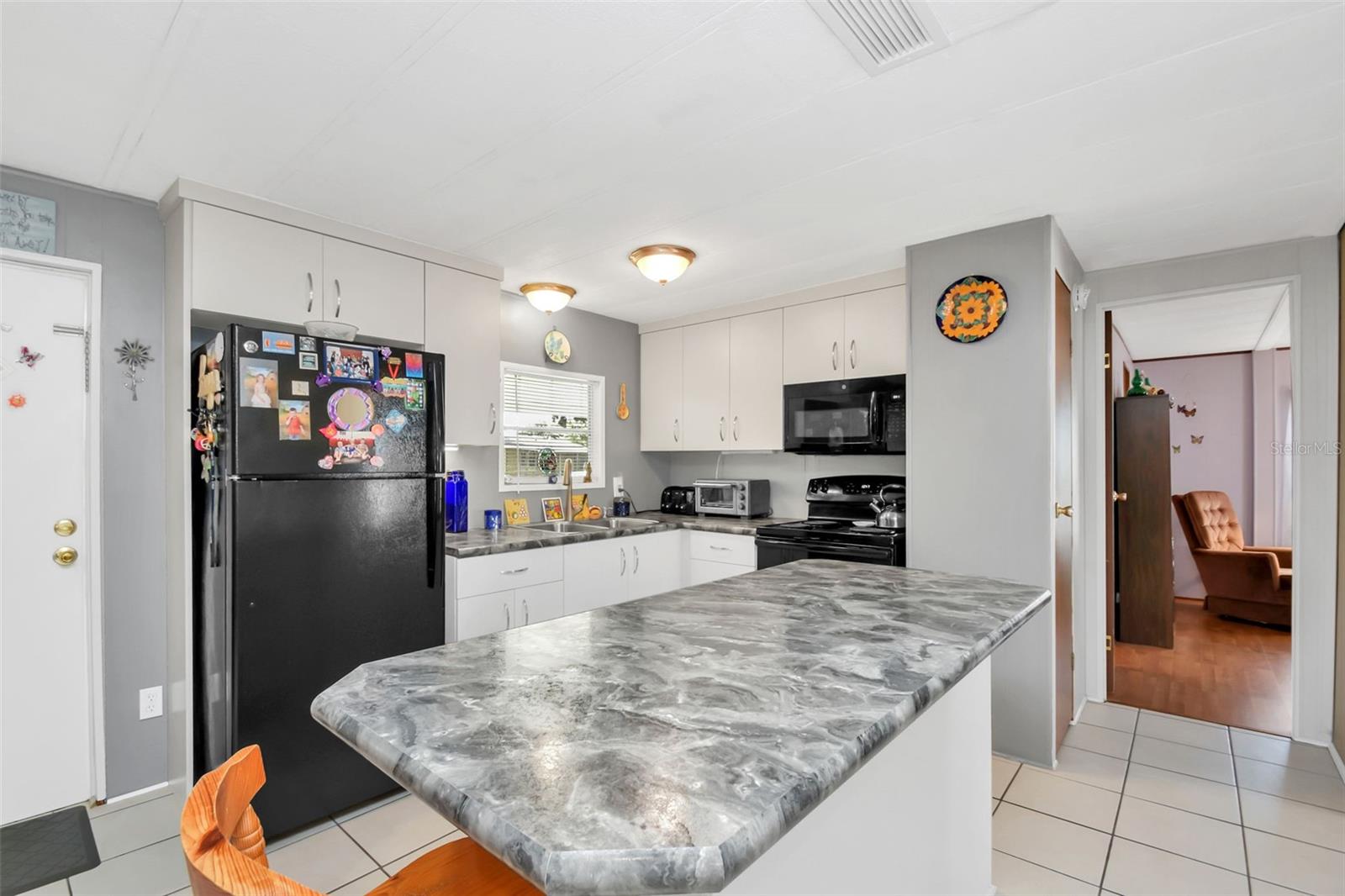 15 LAWRENCE CT