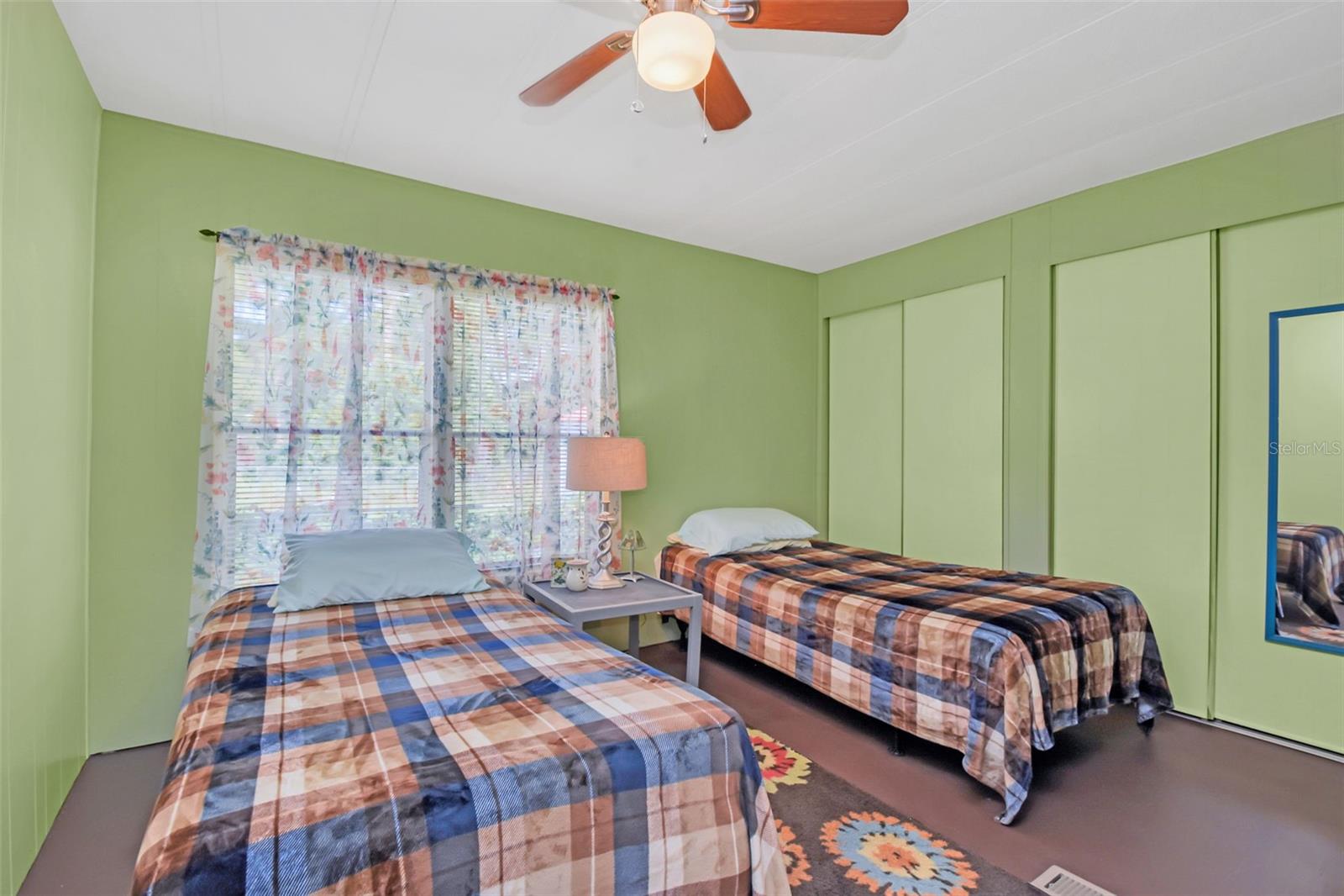 15 LAWRENCE CT