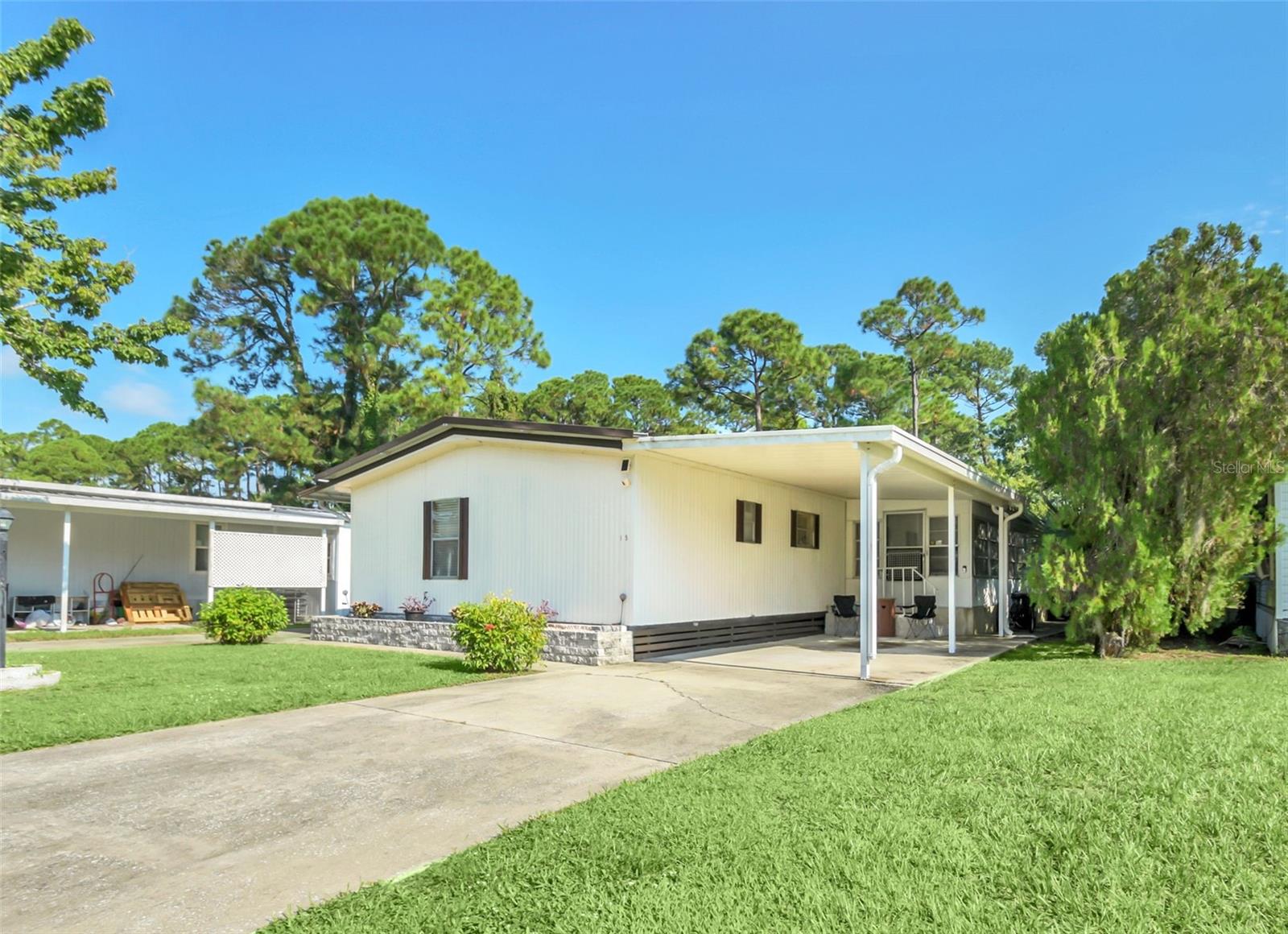 15 LAWRENCE CT