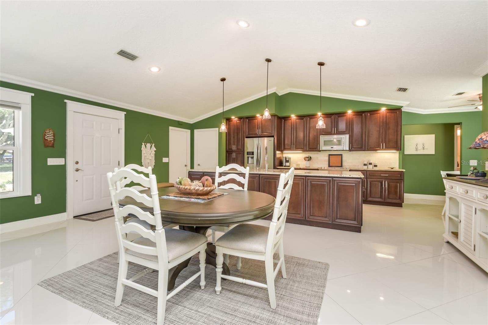 33320 SOMERSET DR