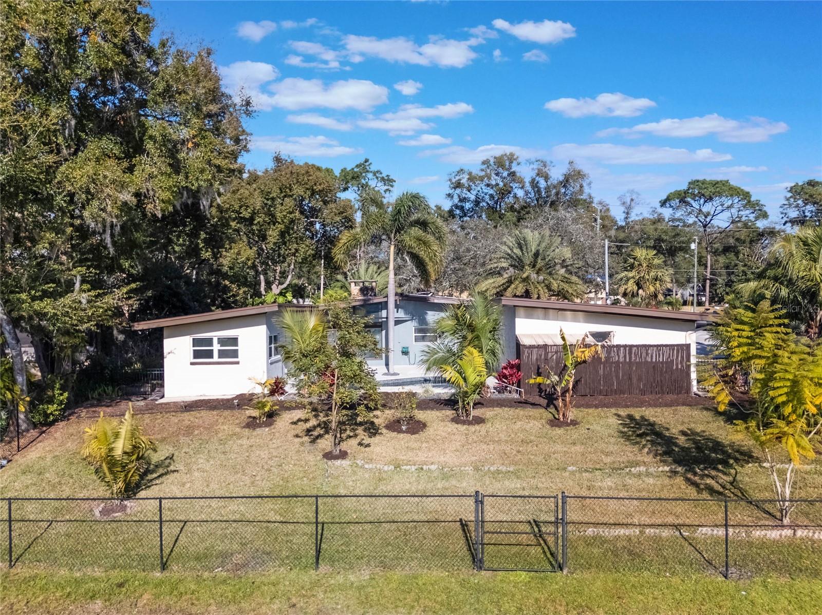 960 SEMINOLE AVE