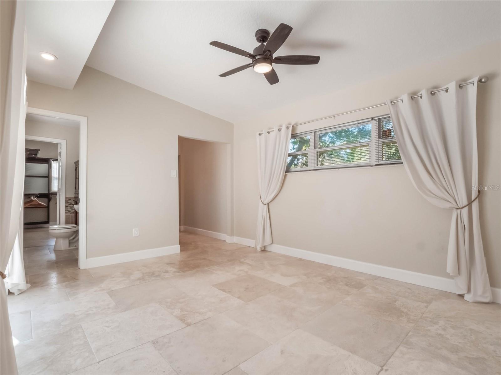 960 SEMINOLE AVE