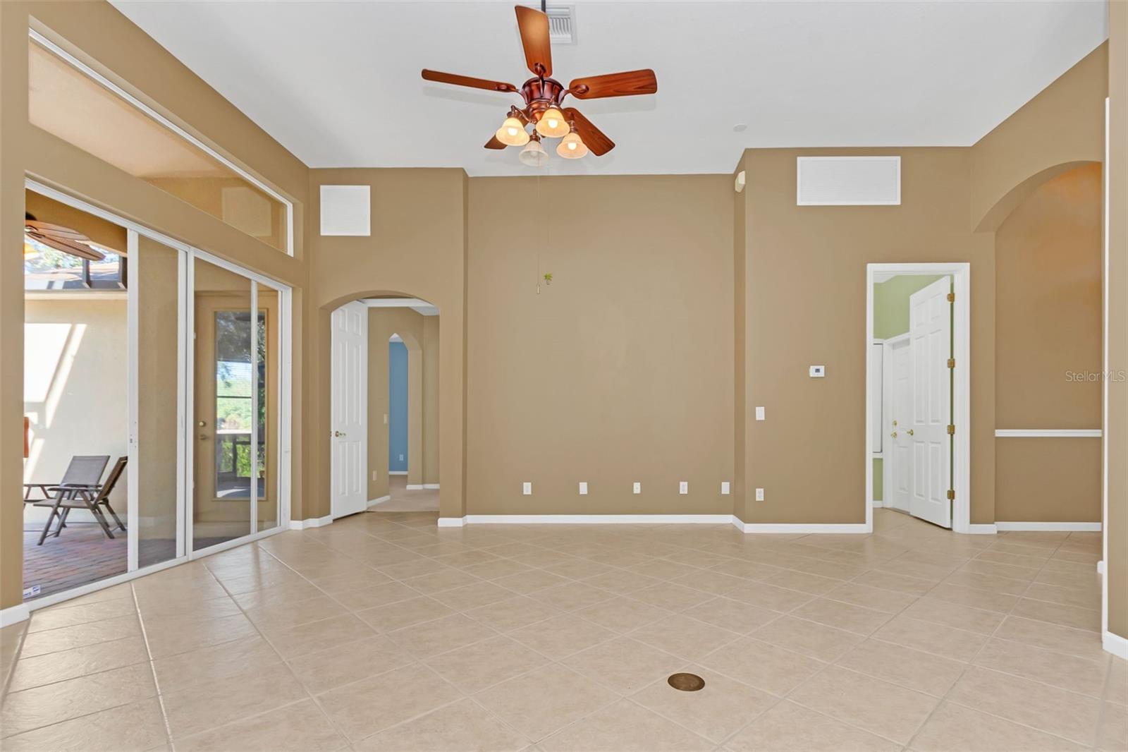 1554 SAINT REGIS PT