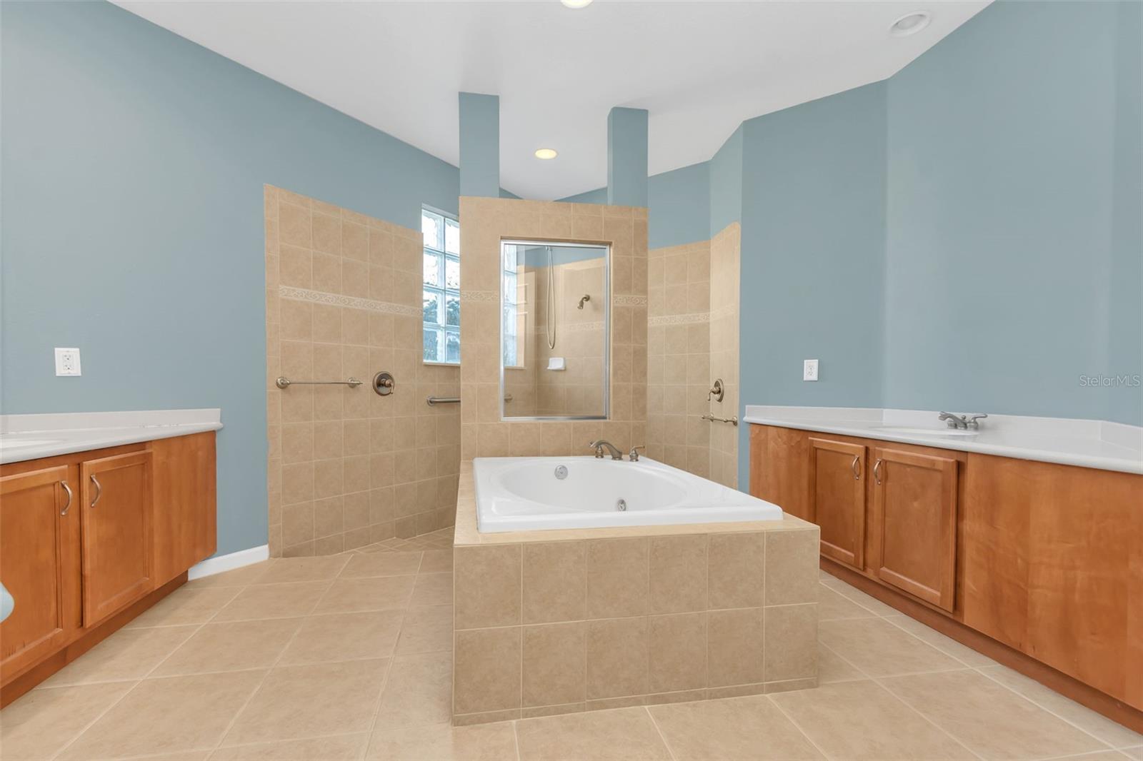 1554 SAINT REGIS PT