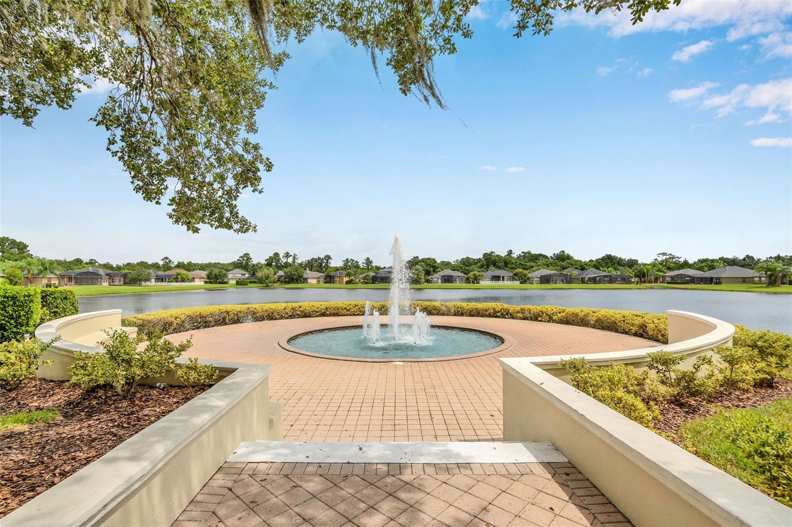 1554 SAINT REGIS PT