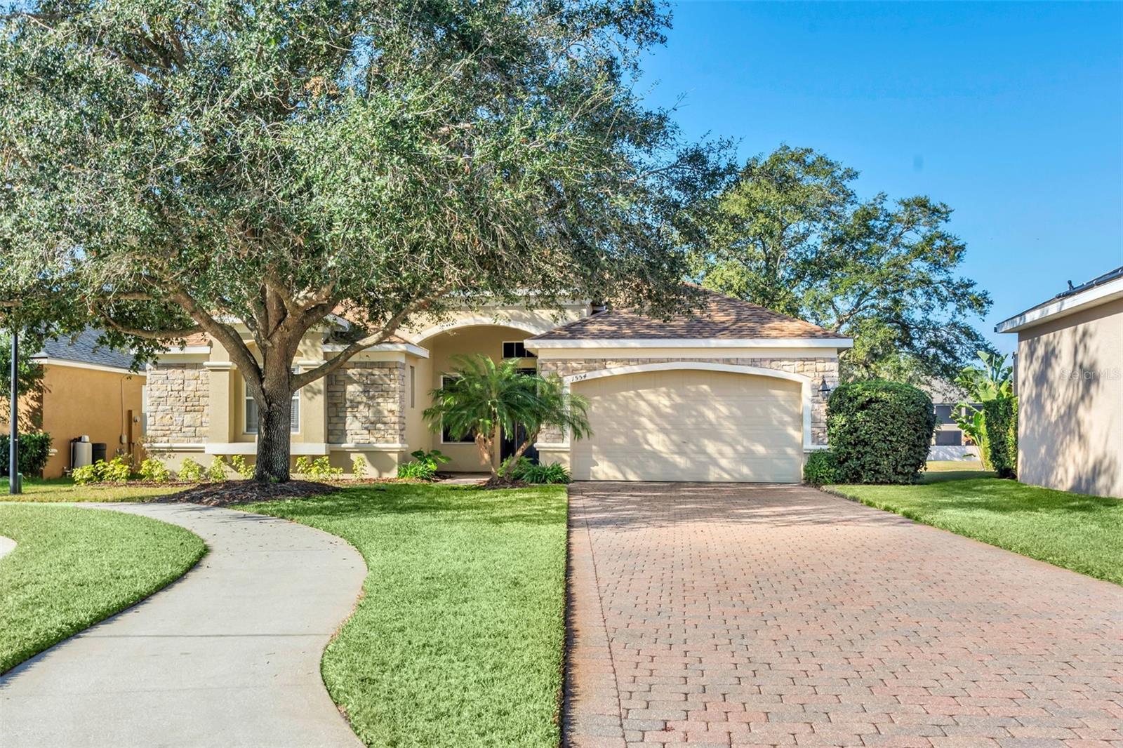 1554 SAINT REGIS PT
