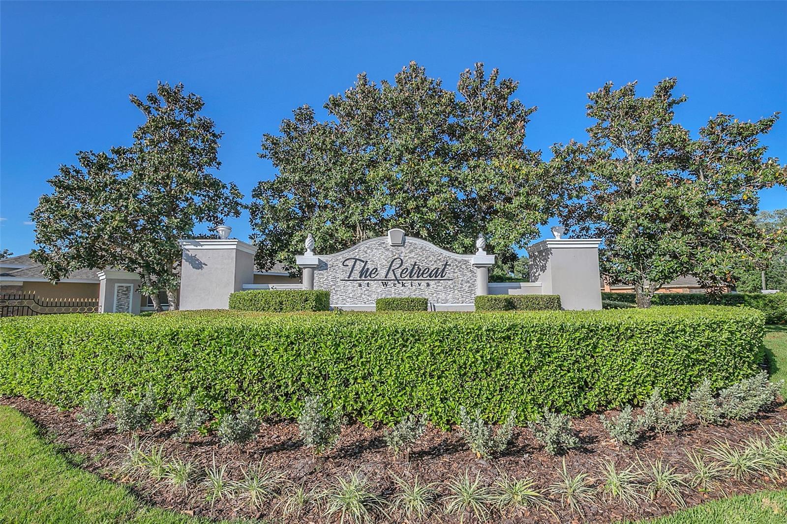 1554 SAINT REGIS PT