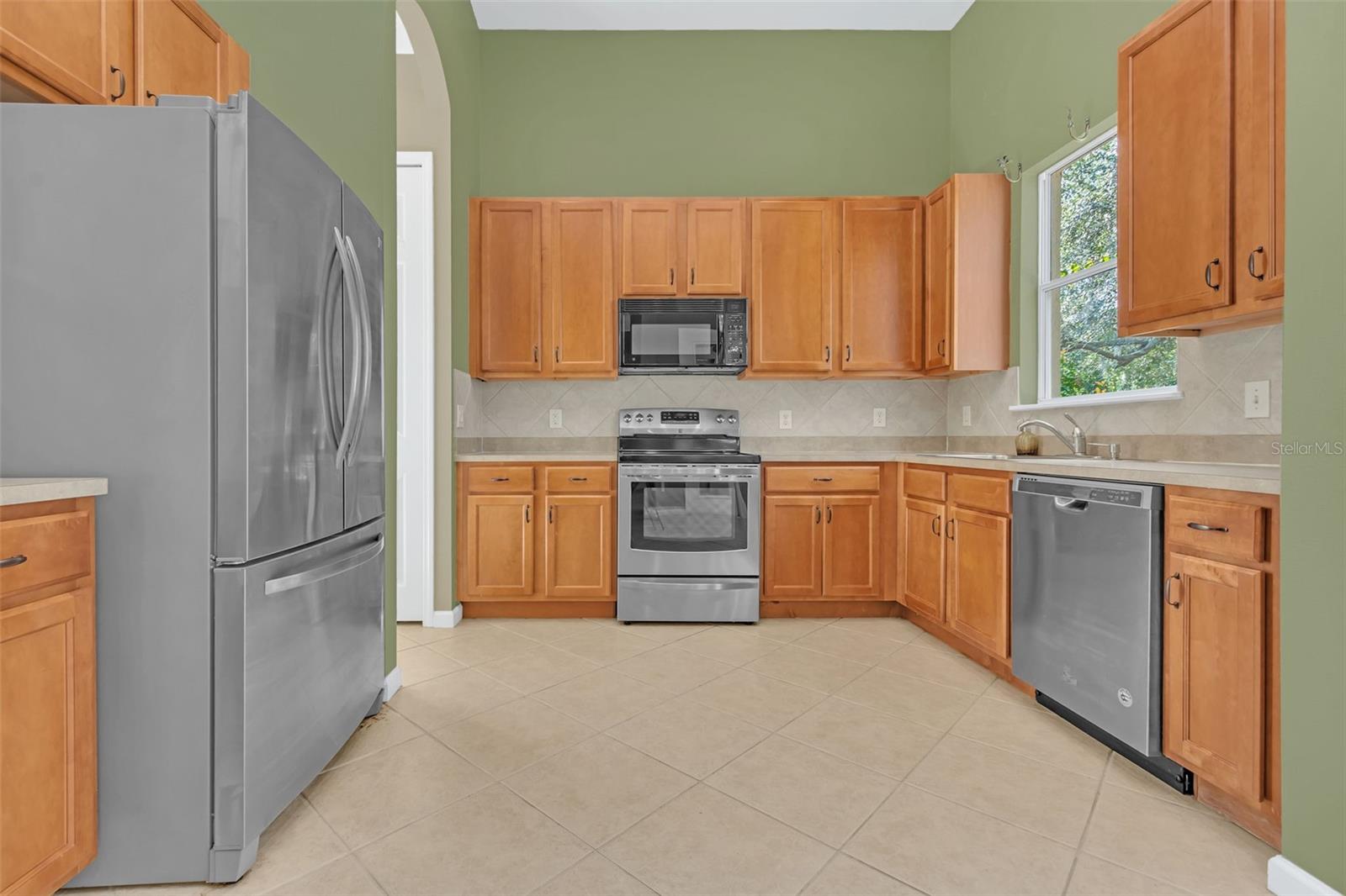 1554 SAINT REGIS PT