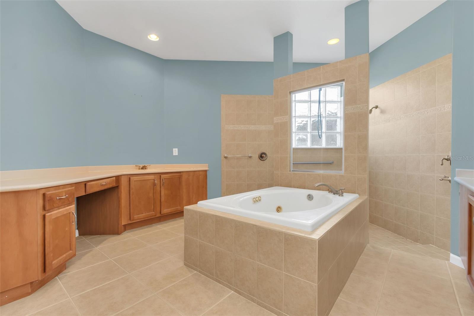 1554 SAINT REGIS PT