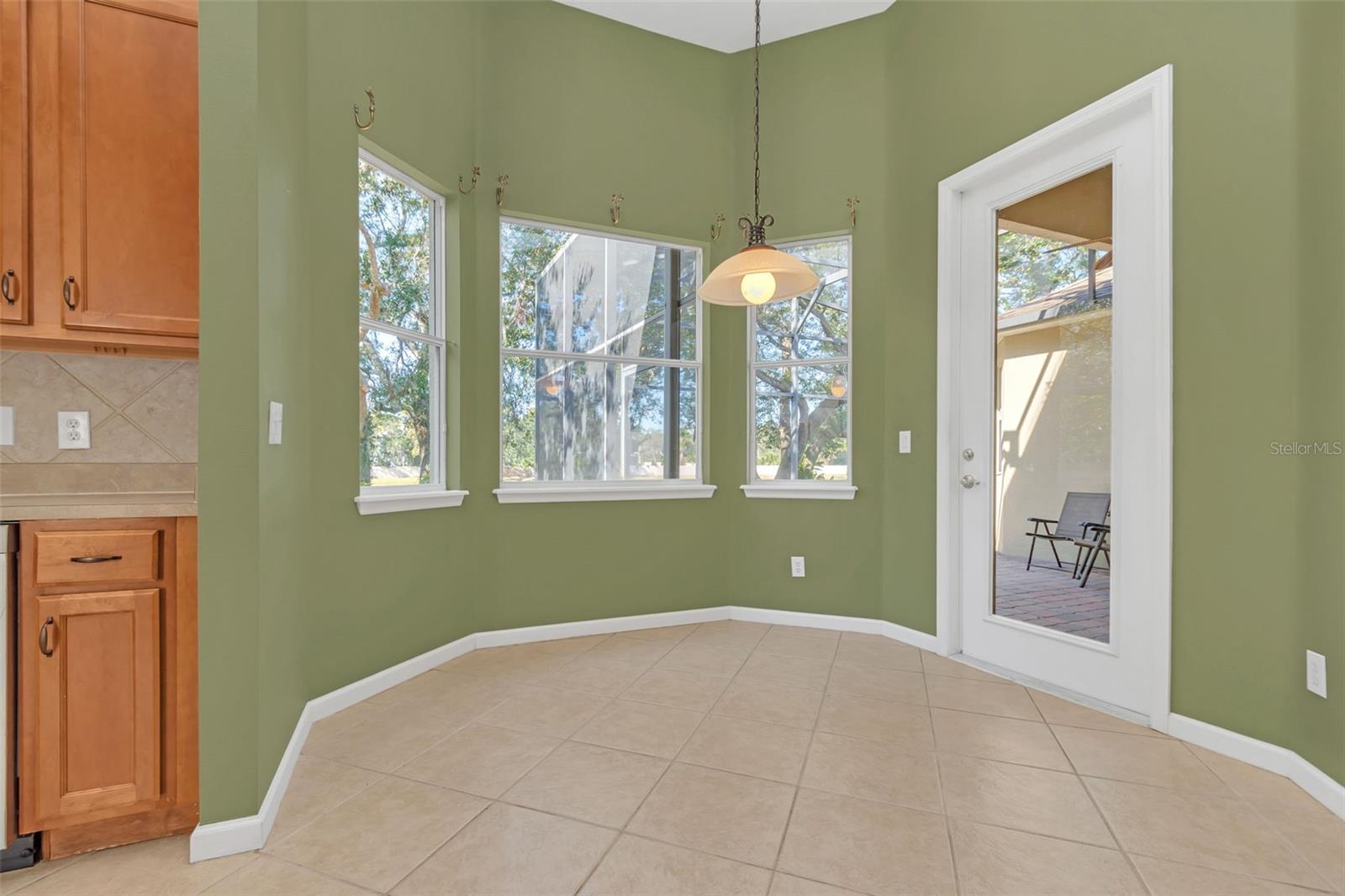 1554 SAINT REGIS PT