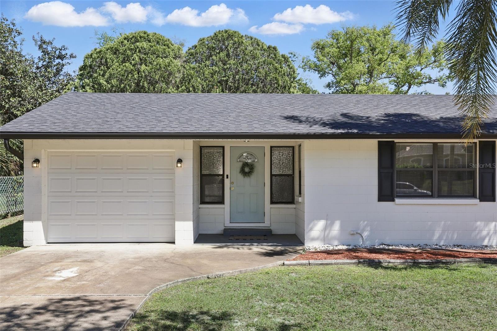 211 AGUA VISTA ST