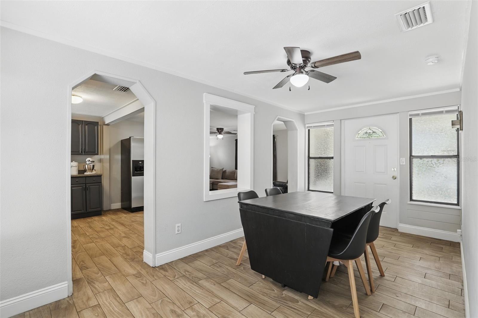 211 AGUA VISTA ST