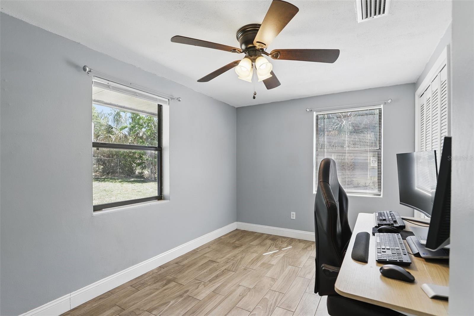 211 AGUA VISTA ST