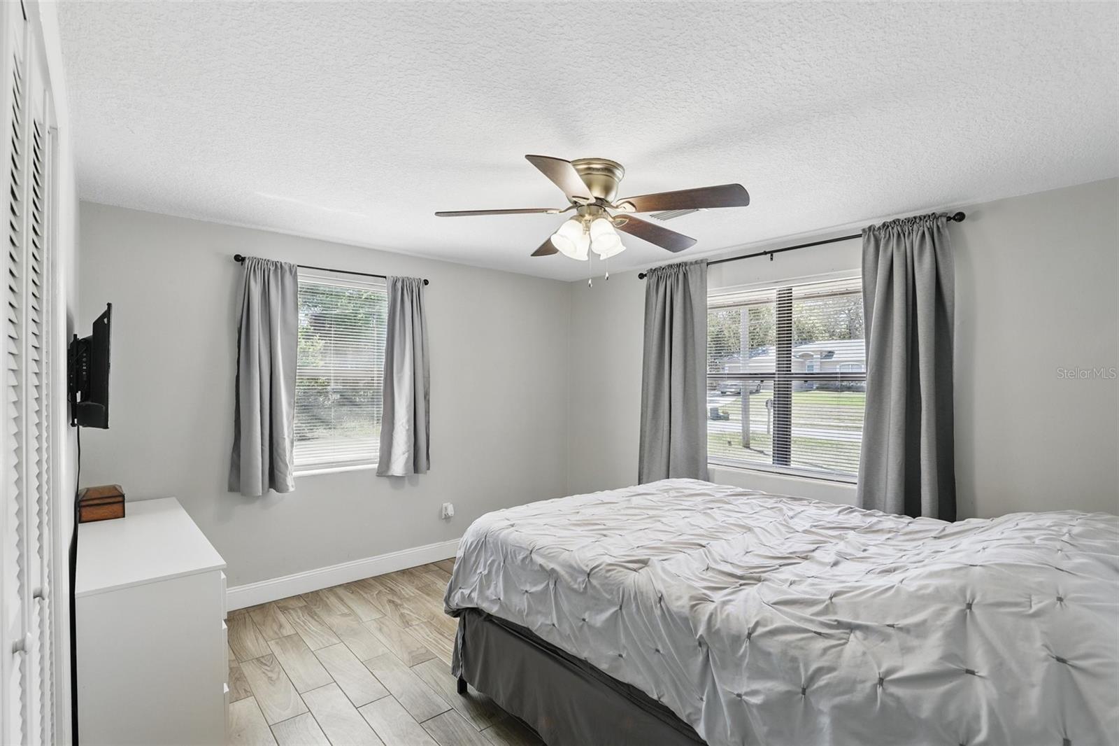 211 AGUA VISTA ST