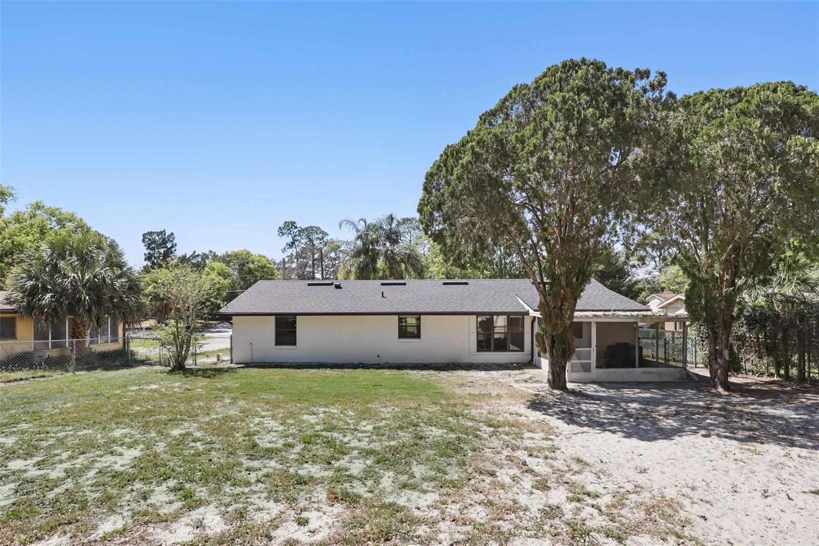 211 AGUA VISTA ST