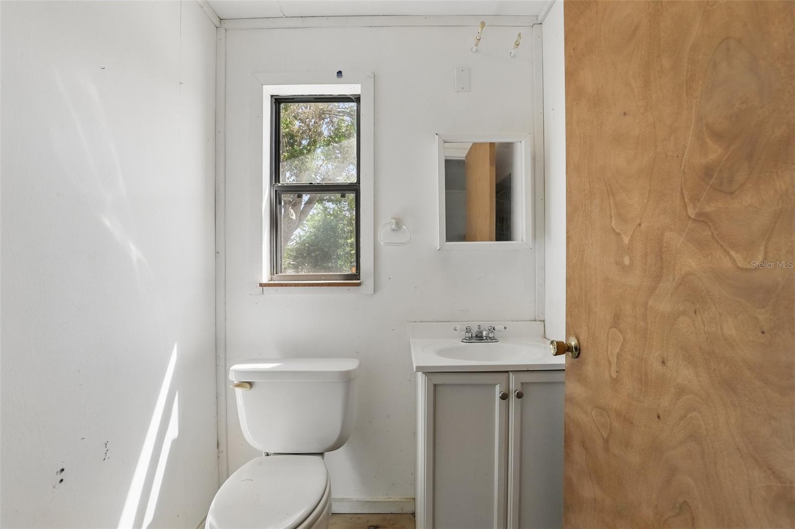 211 AGUA VISTA ST