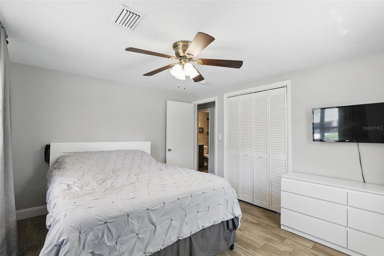 211 AGUA VISTA ST