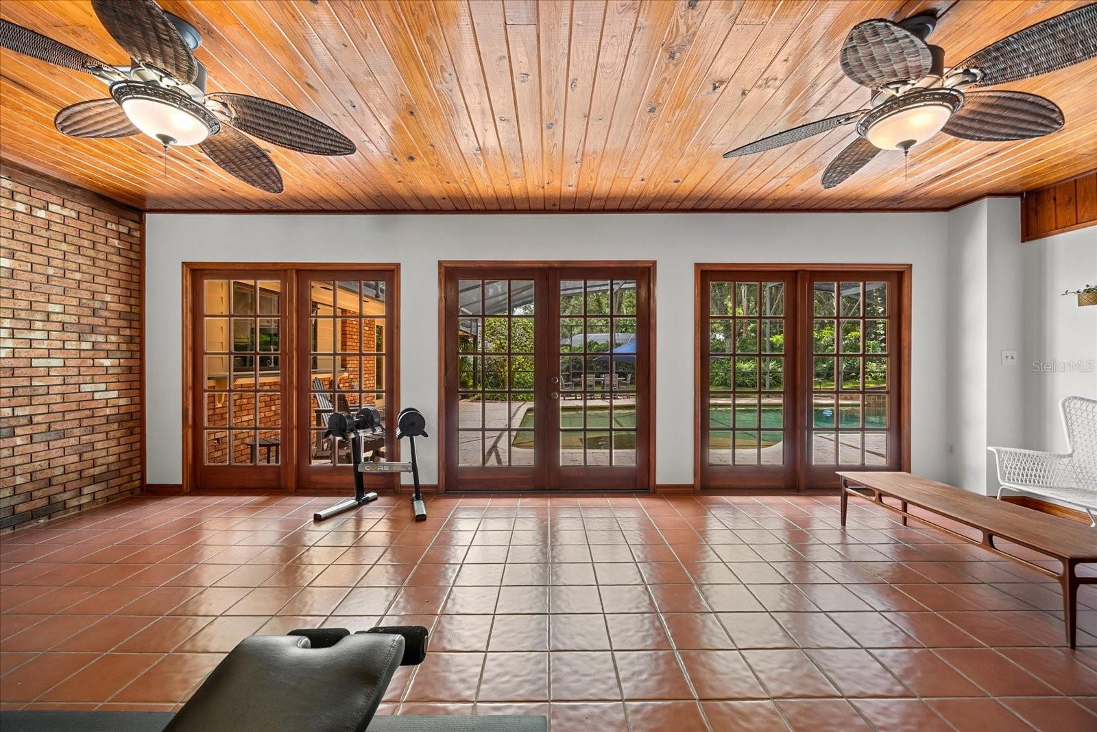 205 N SWEETWATER COVE BLVD