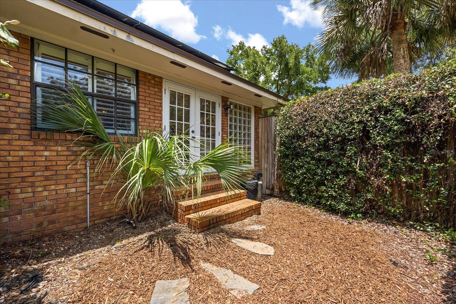 205 N SWEETWATER COVE BLVD