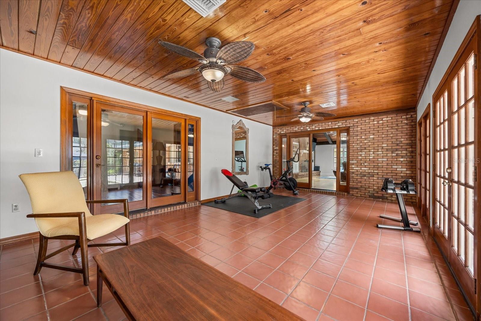 205 N SWEETWATER COVE BLVD