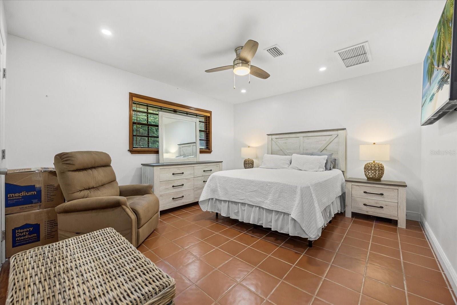 205 N SWEETWATER COVE BLVD